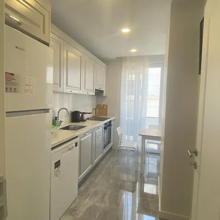 Suadiye Bostanci Luxury 2 Bedroom With Pool 公寓