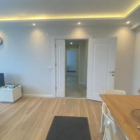 Suadiye Bostanci Luxury 2 Bedroom With Pool アパート